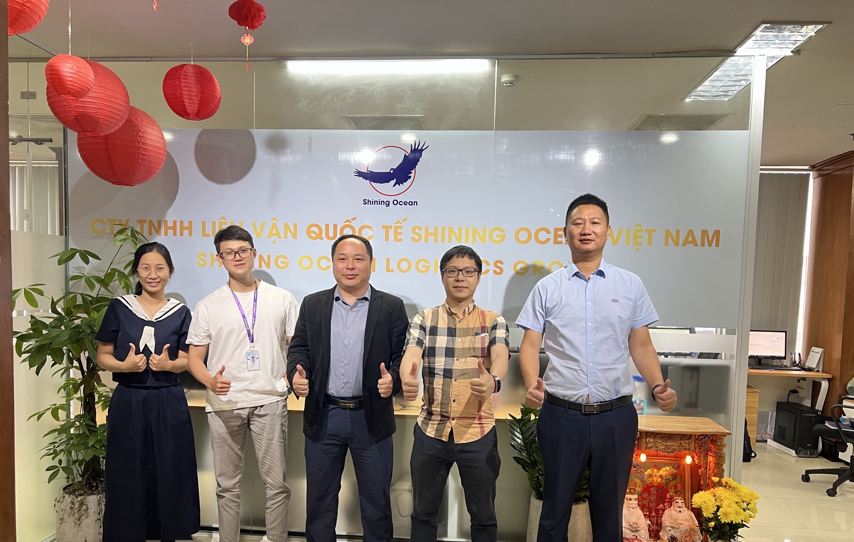 Representatives from COSCO Logistics Vietnam Branch visited the Shining Ocean of Vietnam Branch