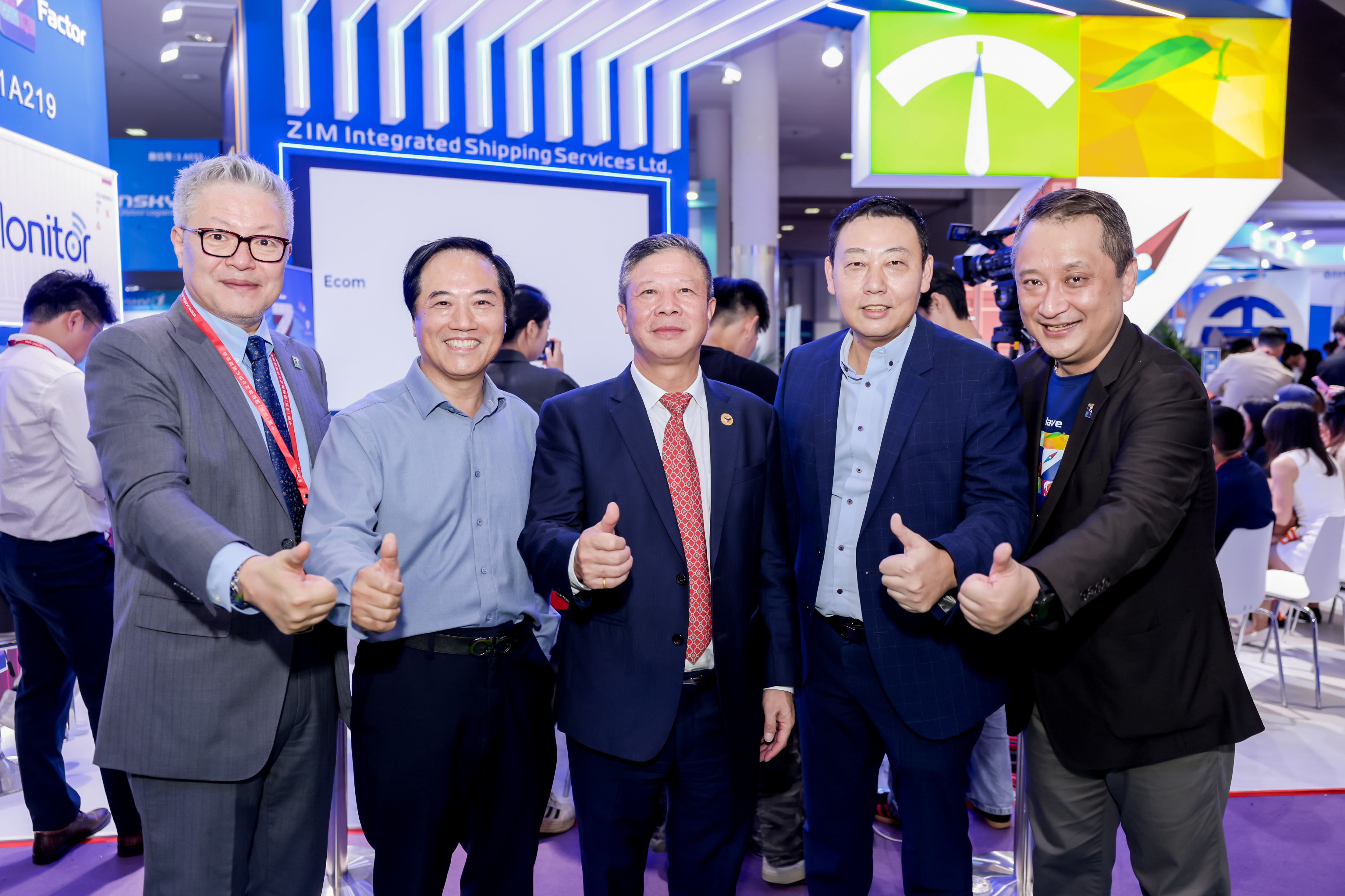 Senior managements of the Shining Ocean Logistics Group met with ZIM